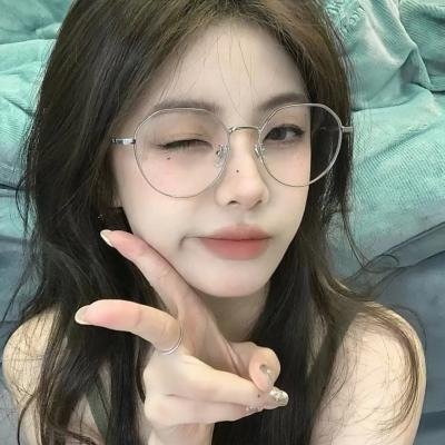 国民校草是女生·动态漫封面